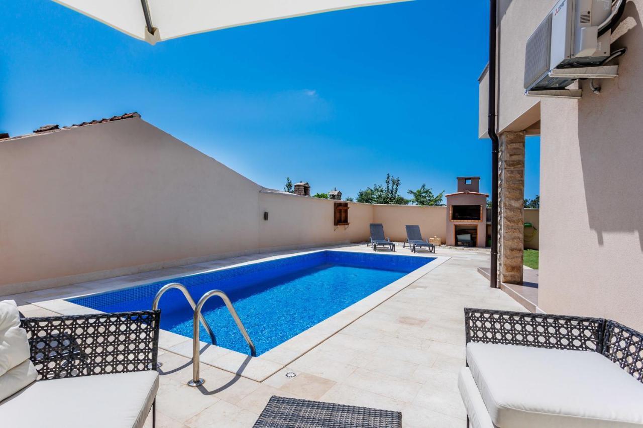 Villa Queen Jelena Galižana Εξωτερικό φωτογραφία